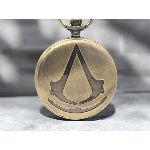 Video Game Pocket Watch - Vintage Steampunk Timepiece Unique Gift Fans Templars - Picture 1 of 8
